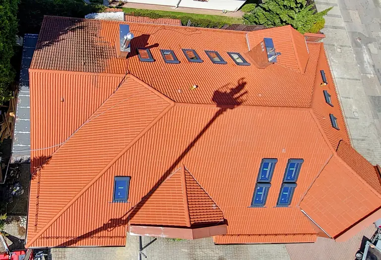 Gdańsk Kokoszki — pokrycie dachowe podczas realizacji